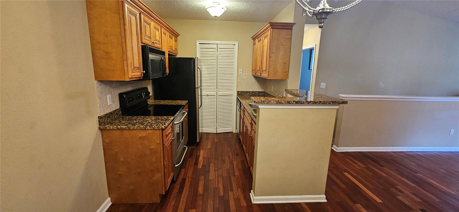 Image 2 of 21 For 4340 Kirkman Road 912