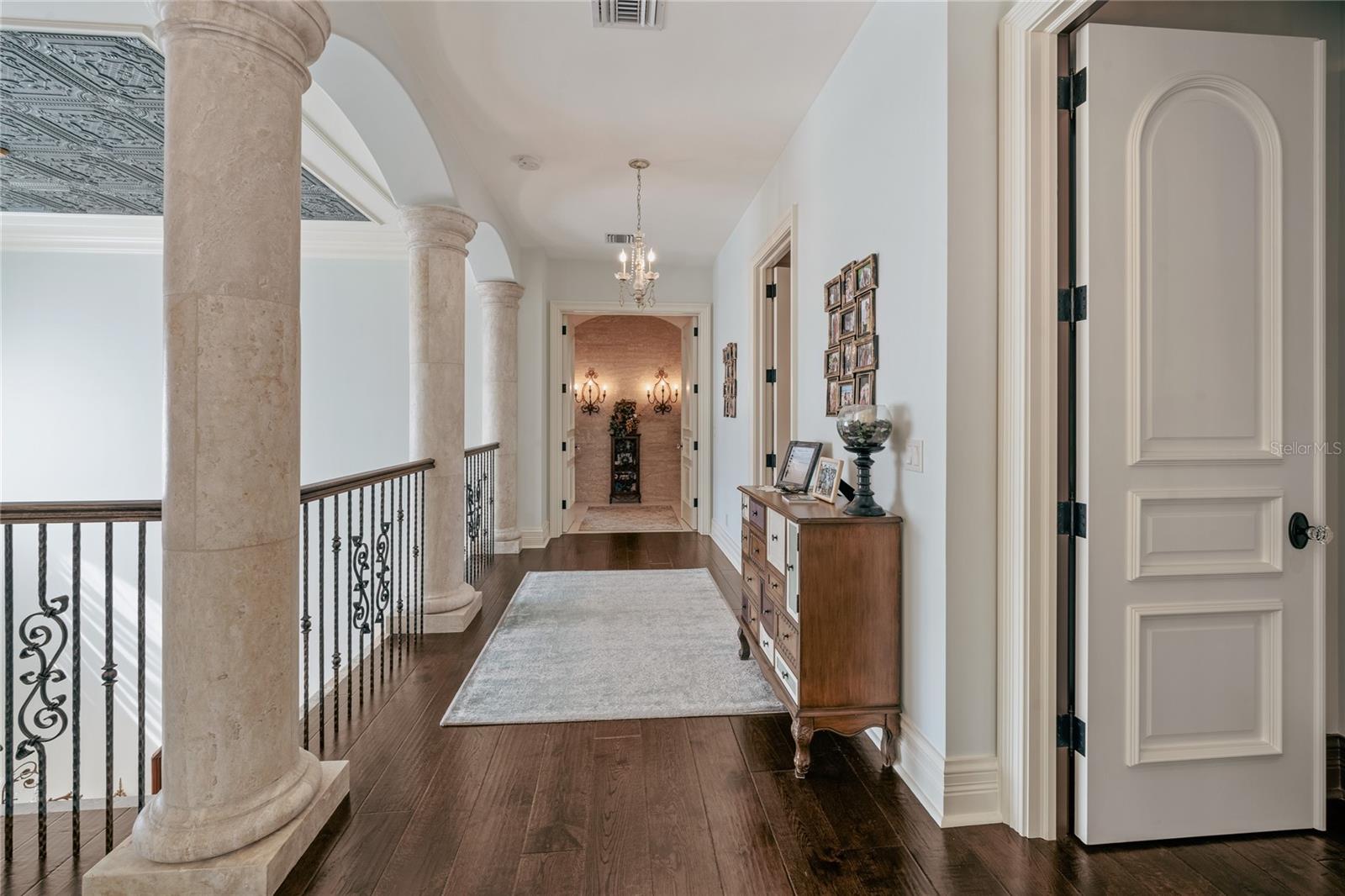 Image 11 of 69 For 10433 Banyan Way