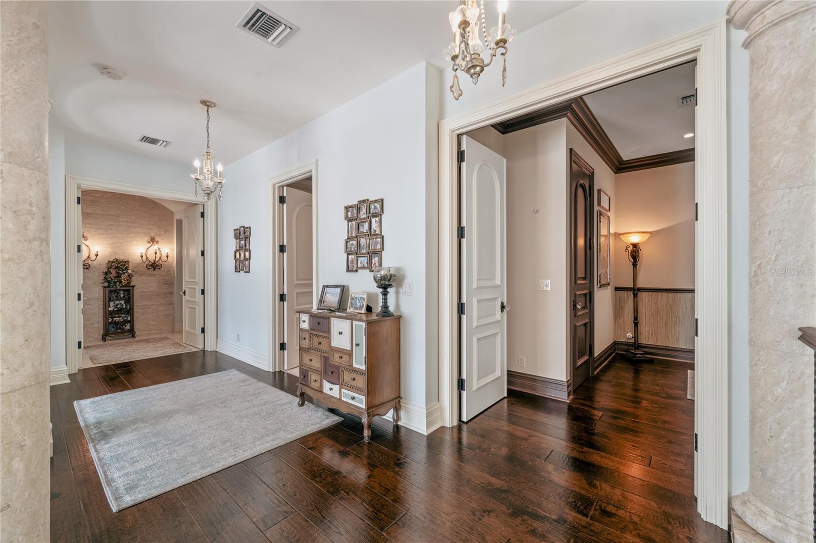 Image 20 of 69 For 10433 Banyan Way