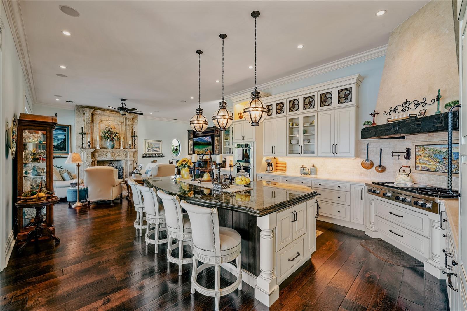 Image 28 of 69 For 10433 Banyan Way