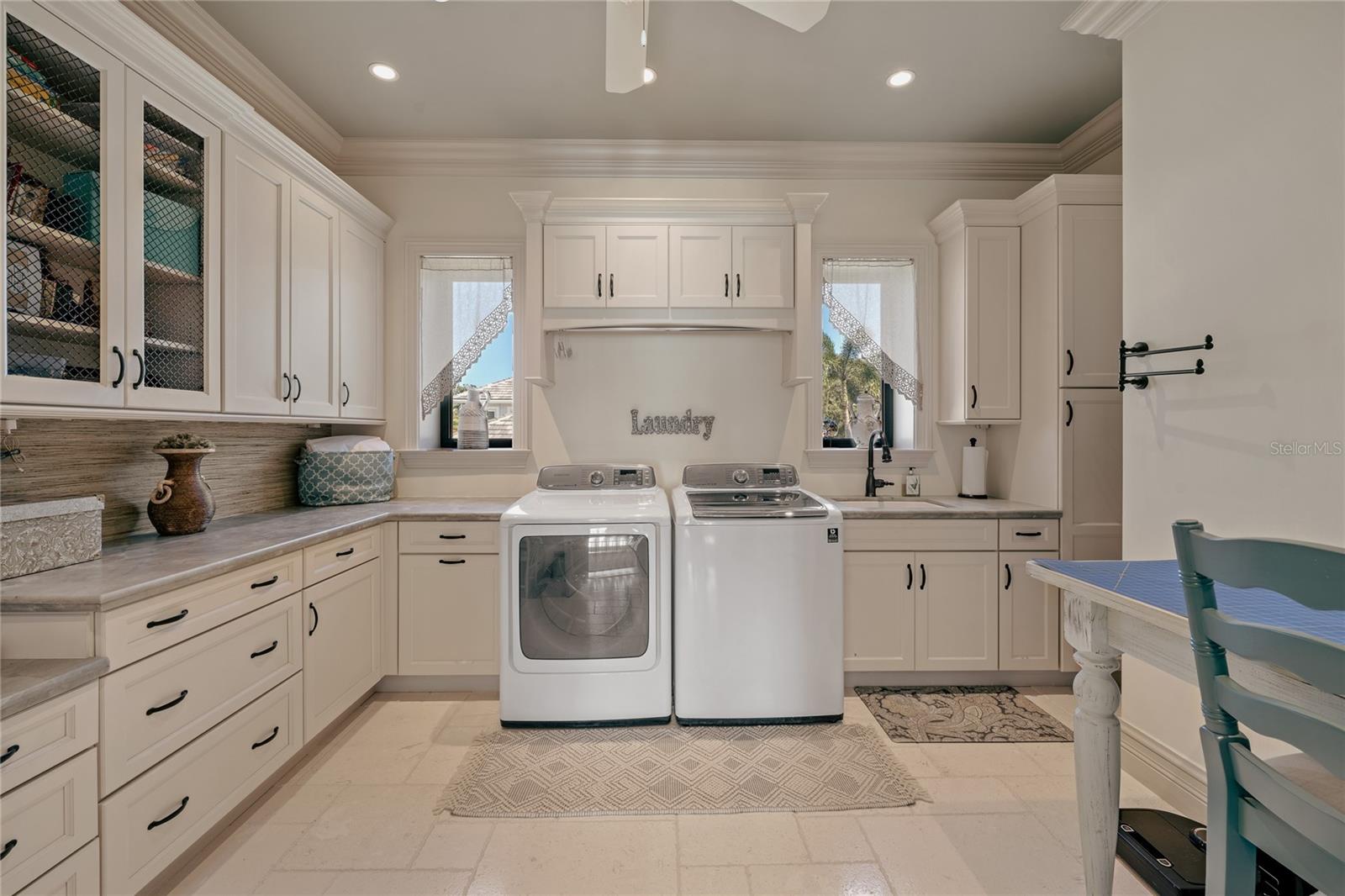 Image 35 of 69 For 10433 Banyan Way