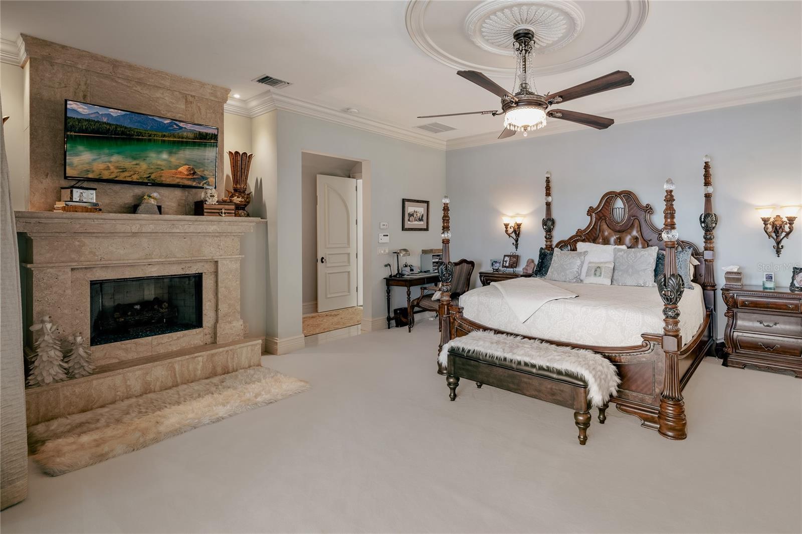 Image 36 of 69 For 10433 Banyan Way