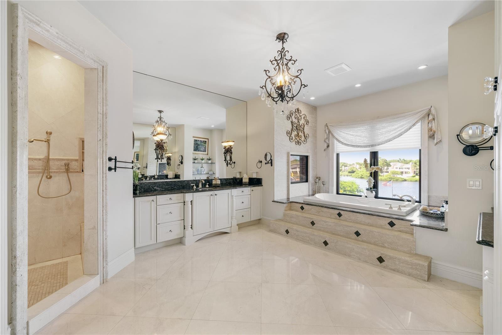 Image 42 of 69 For 10433 Banyan Way