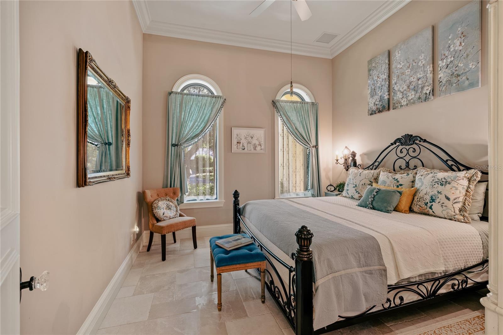 Image 46 of 69 For 10433 Banyan Way