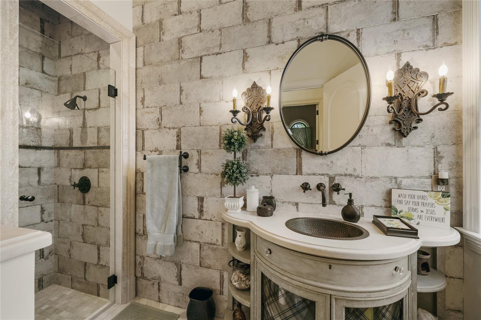 Image 50 of 69 For 10433 Banyan Way