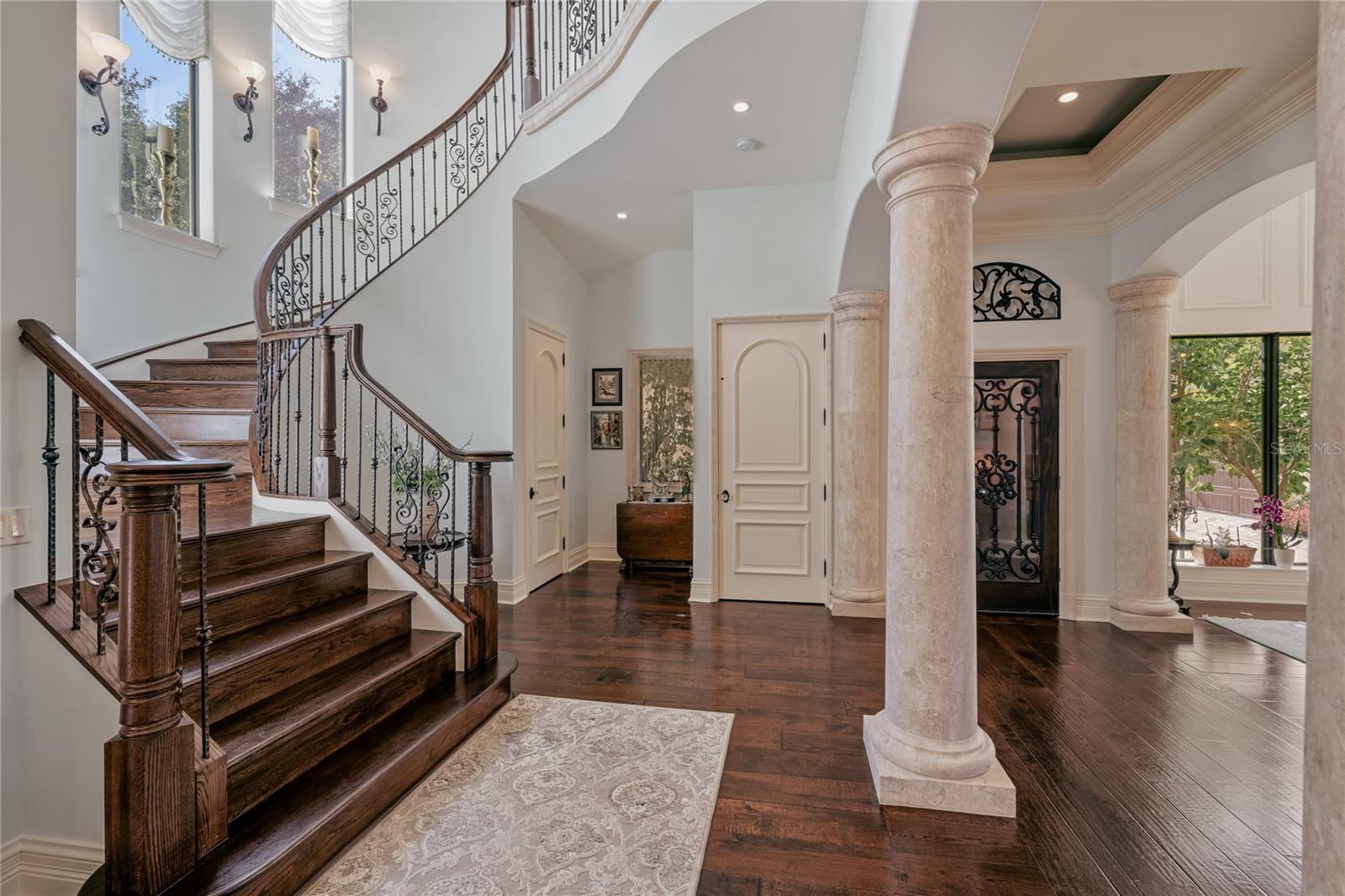 Image 6 of 69 For 10433 Banyan Way