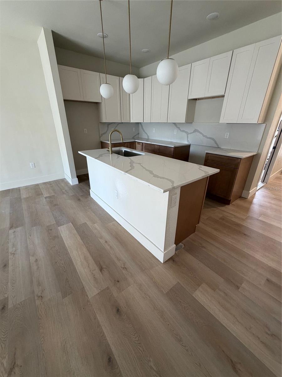 Image 4 of 12 For 860 5th Street