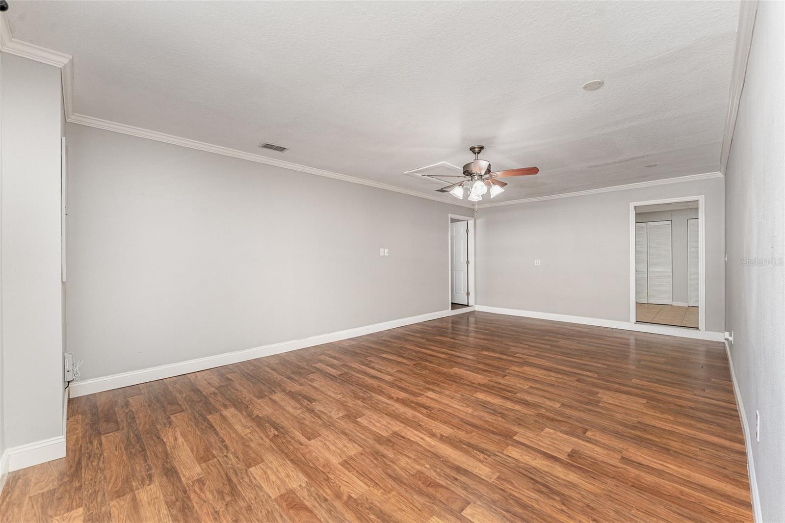 Image 11 of 35 For 4515 Meadowview Drive