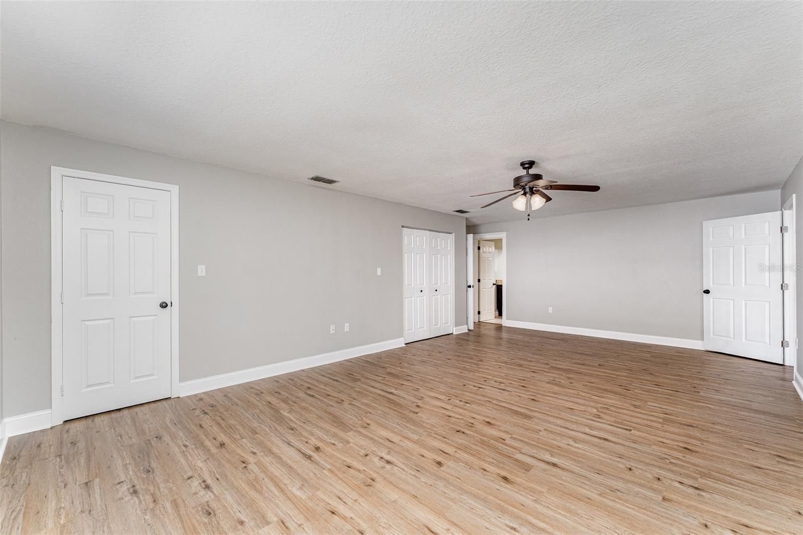 Image 13 of 35 For 4515 Meadowview Drive