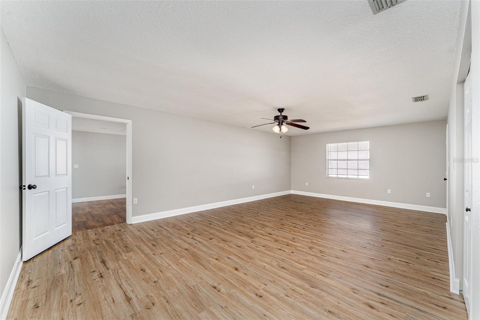 Image 14 of 35 For 4515 Meadowview Drive