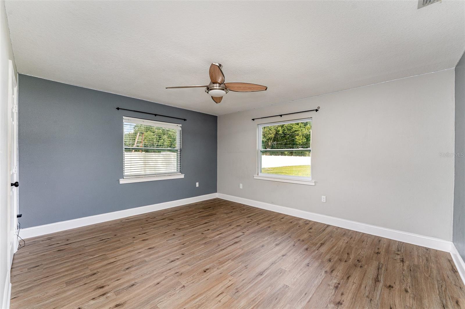 Image 15 of 35 For 4515 Meadowview Drive