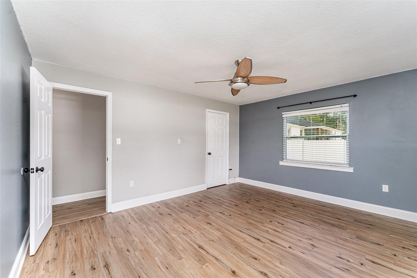 Image 17 of 35 For 4515 Meadowview Drive