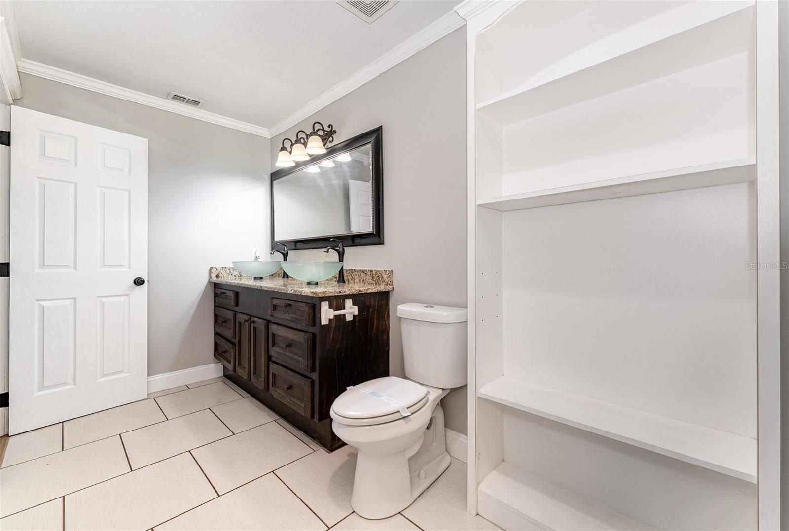 Image 20 of 35 For 4515 Meadowview Drive