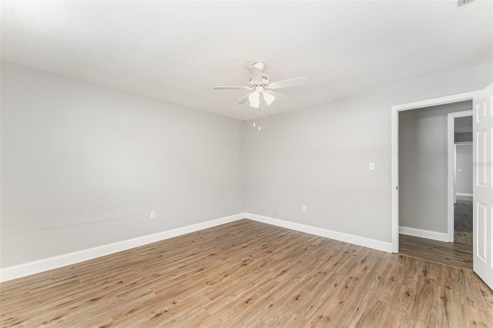 Image 24 of 35 For 4515 Meadowview Drive