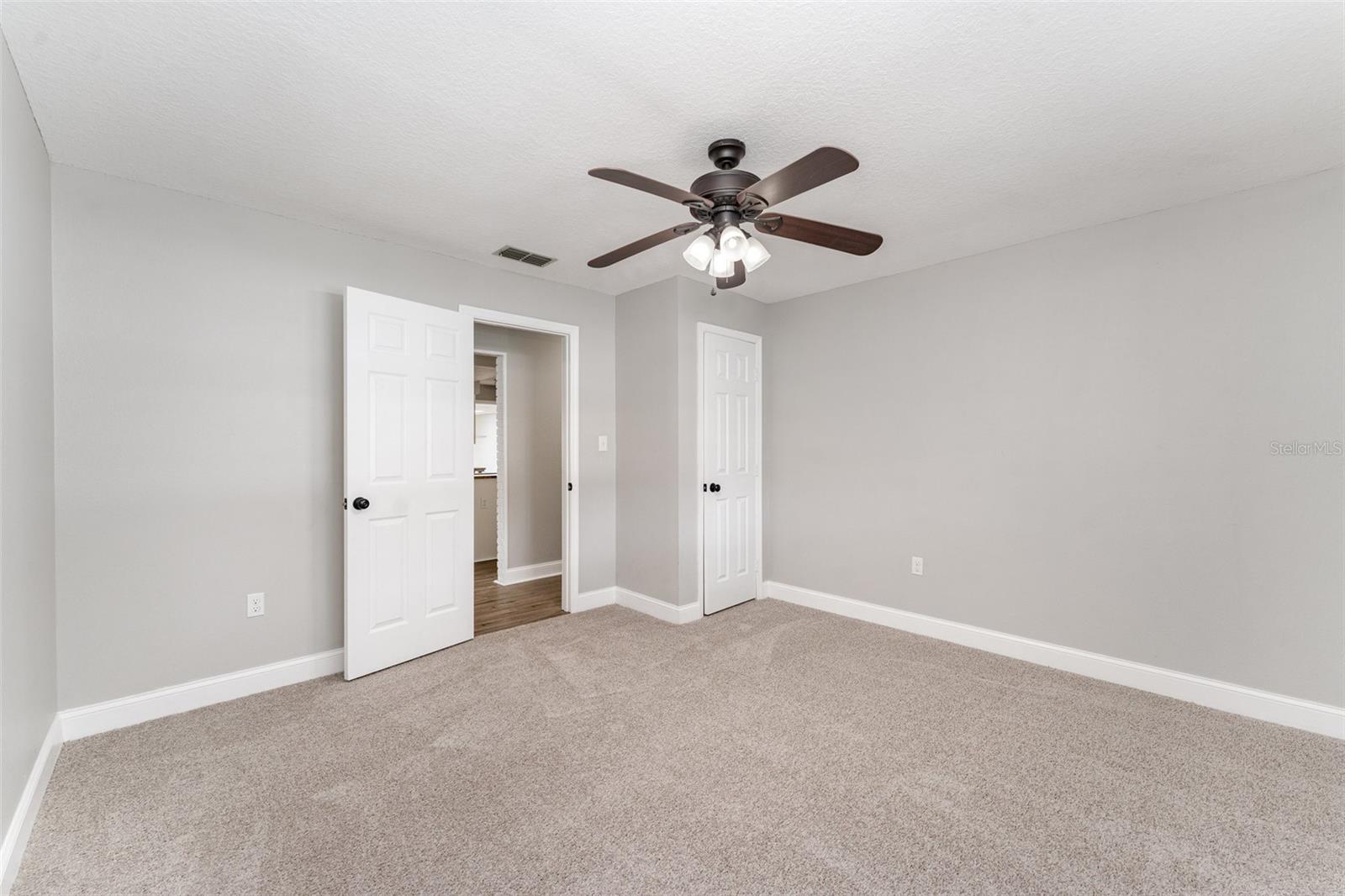 Image 26 of 35 For 4515 Meadowview Drive