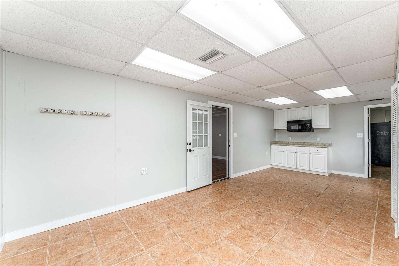 Image 32 of 35 For 4515 Meadowview Drive