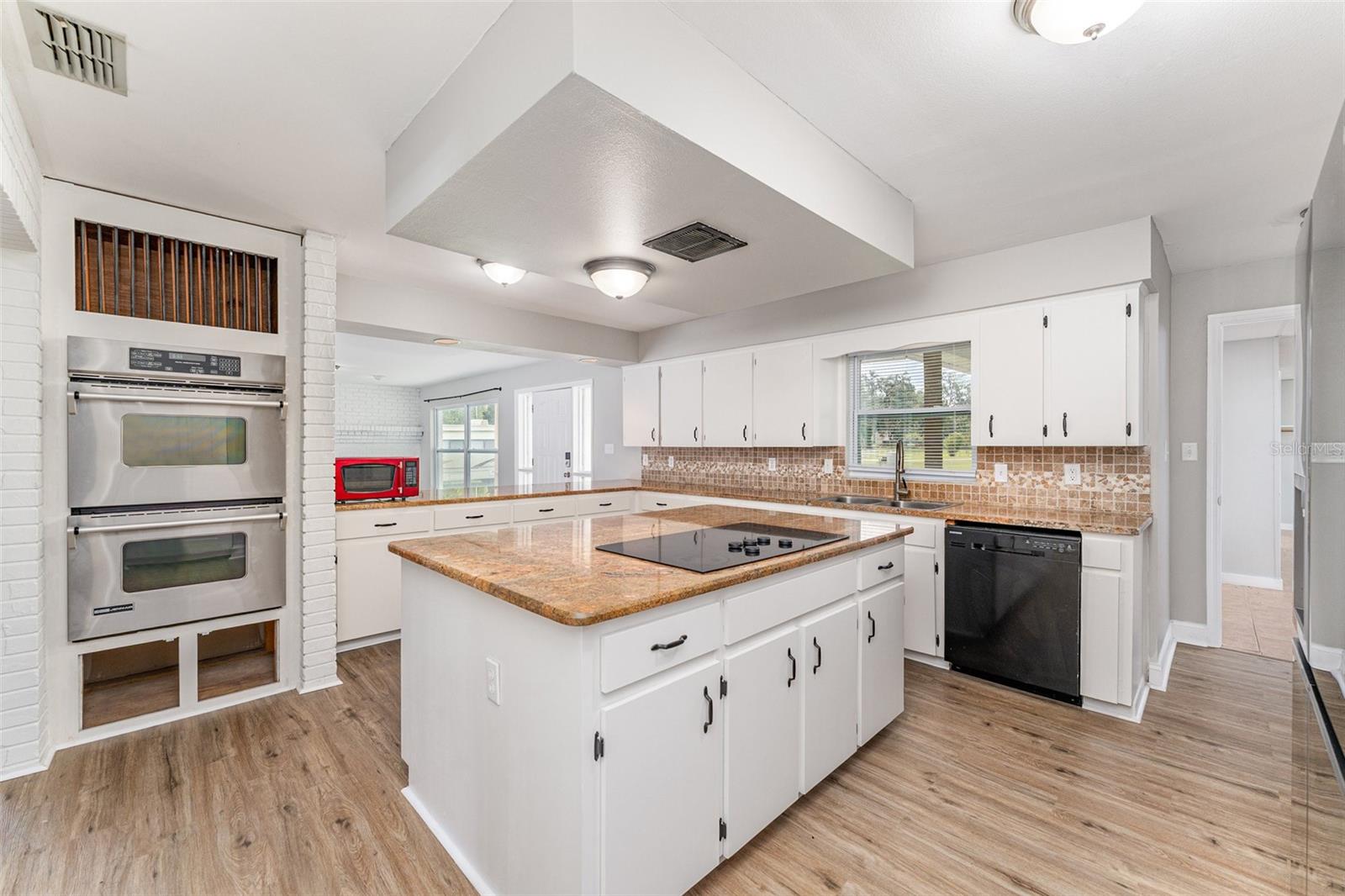 Image 6 of 35 For 4515 Meadowview Drive