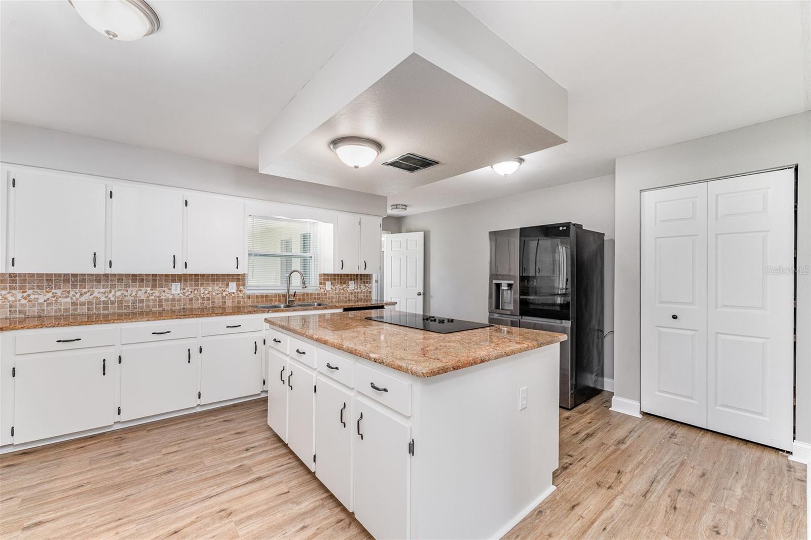 Image 7 of 35 For 4515 Meadowview Drive