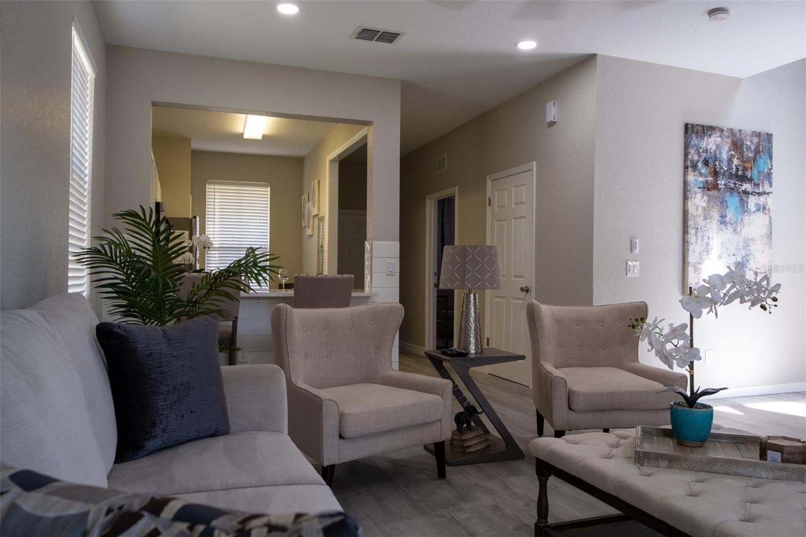 Image 5 of 21 For 1002 Calabria Avenue