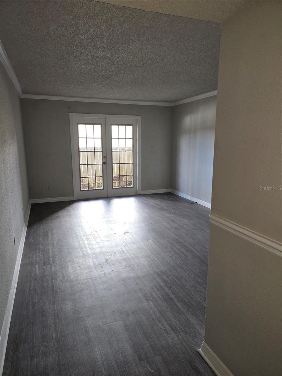 Image 11 of 18 For 325 Wymore Rd  104