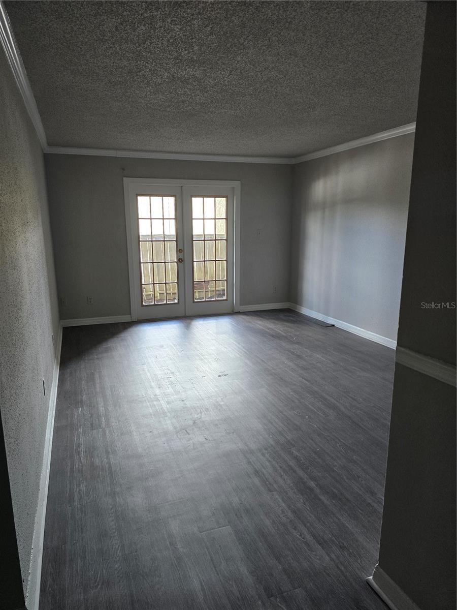 Image 4 of 18 For 325 Wymore Rd  104