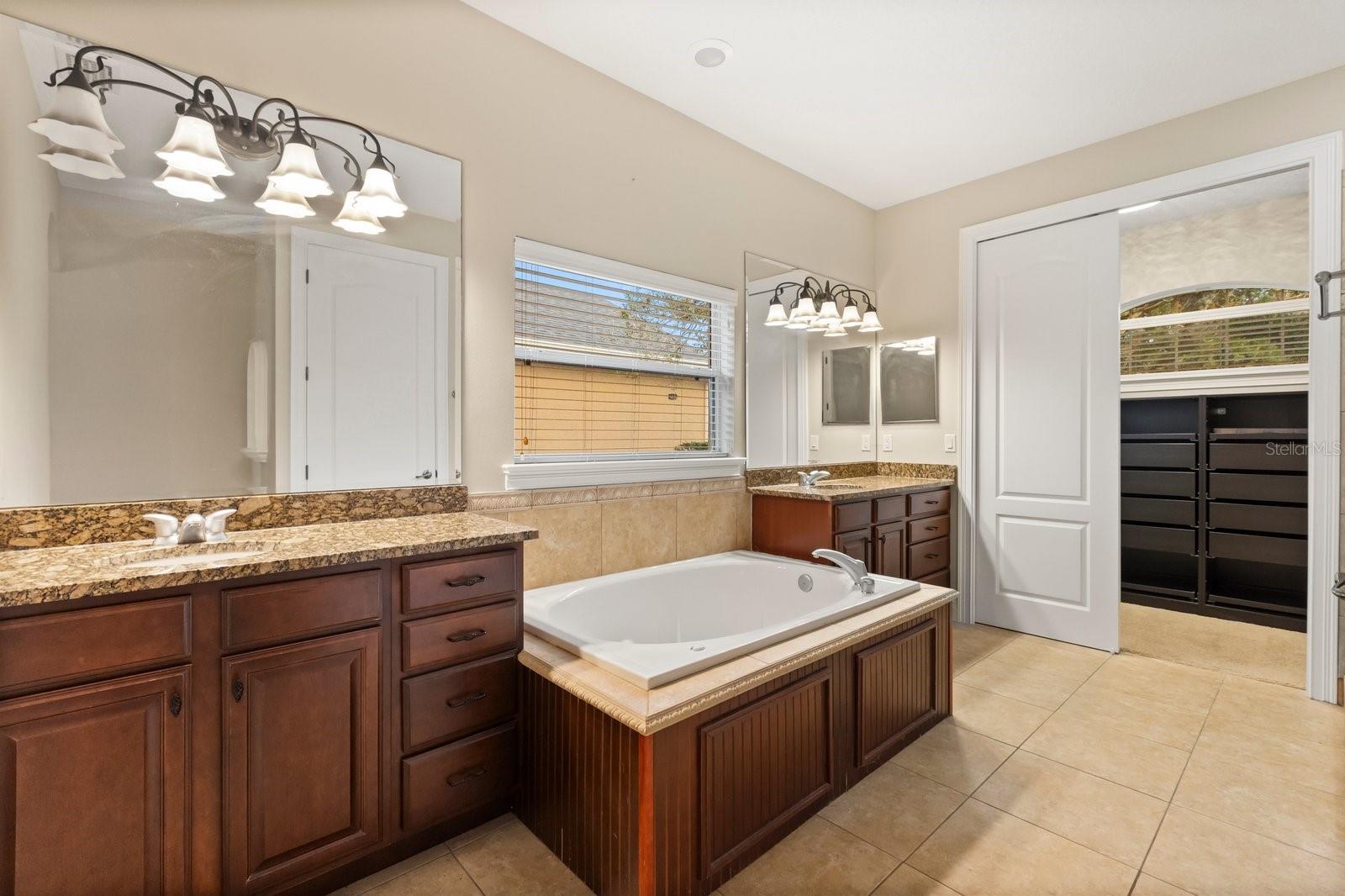 Image 25 of 35 For 57 Valleywood Drive