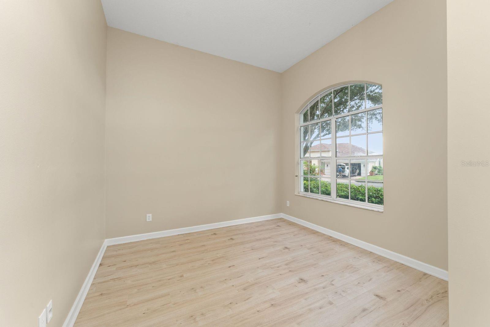 Image 4 of 38 For 1380 Tadsworth Terrace