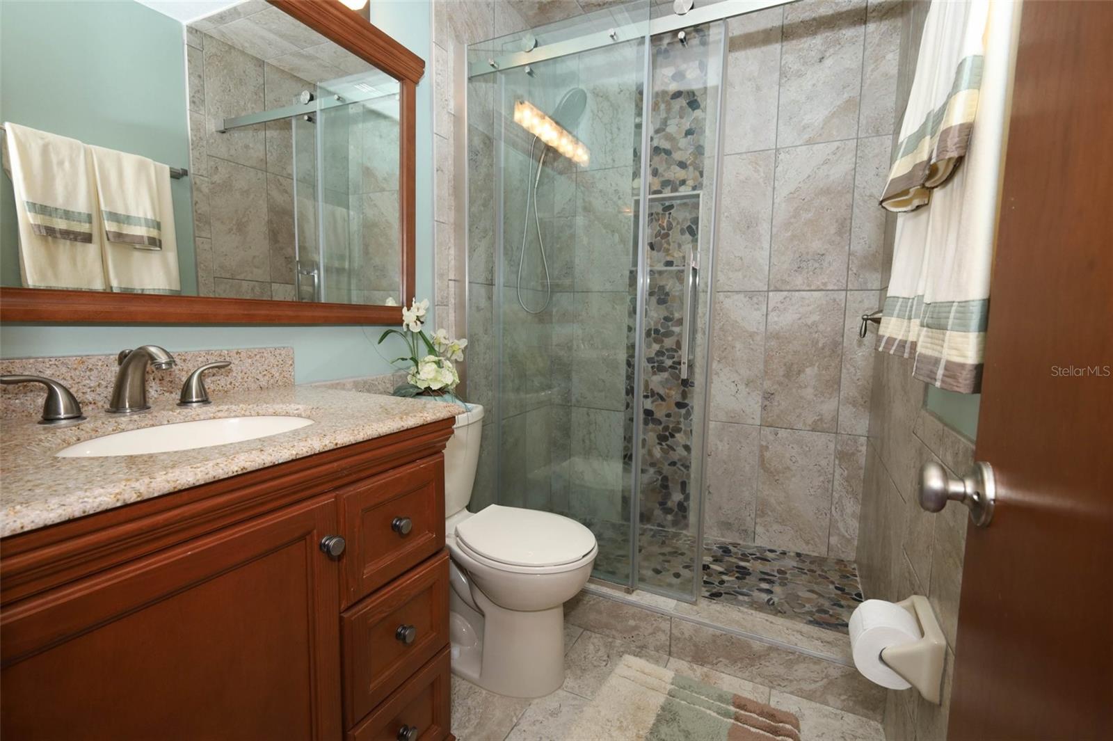 Image 24 of 63 For 1628 Lawndale Circle