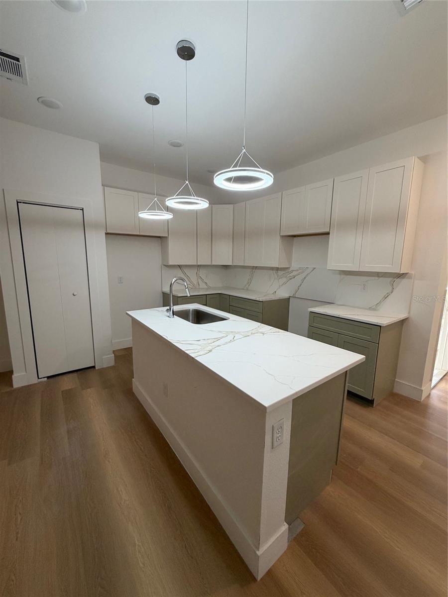 Image 3 of 10 For 865 3rd Street