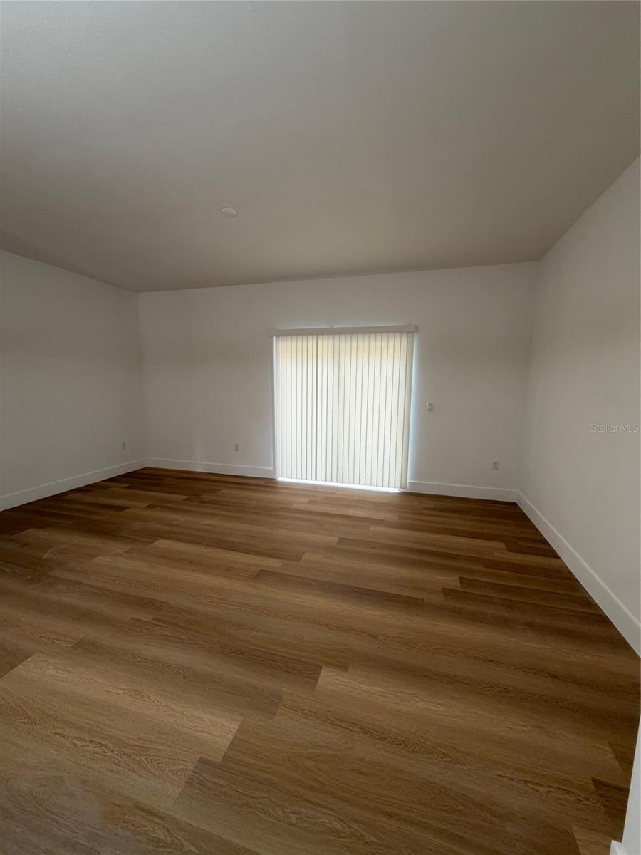 Image 4 of 10 For 865 3rd Street
