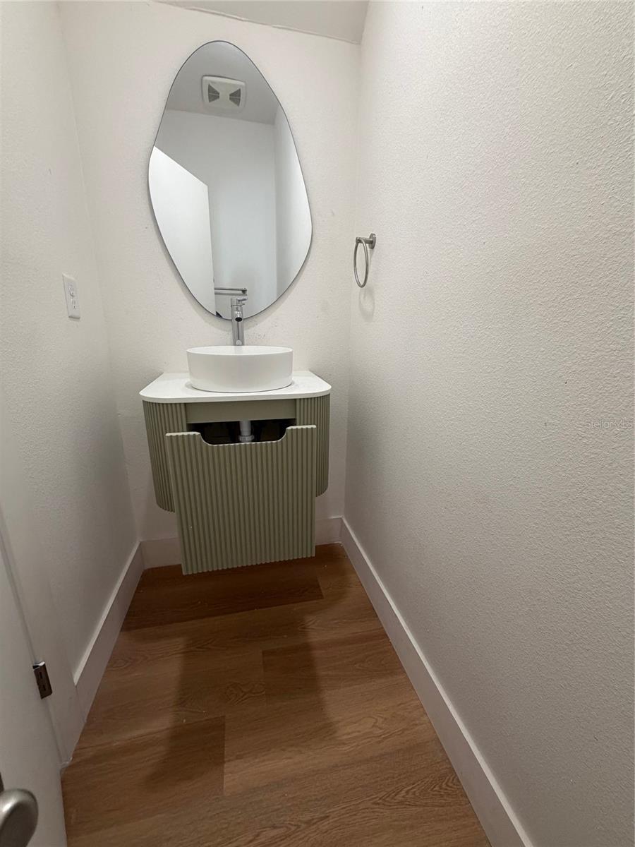 Image 5 of 10 For 865 3rd Street