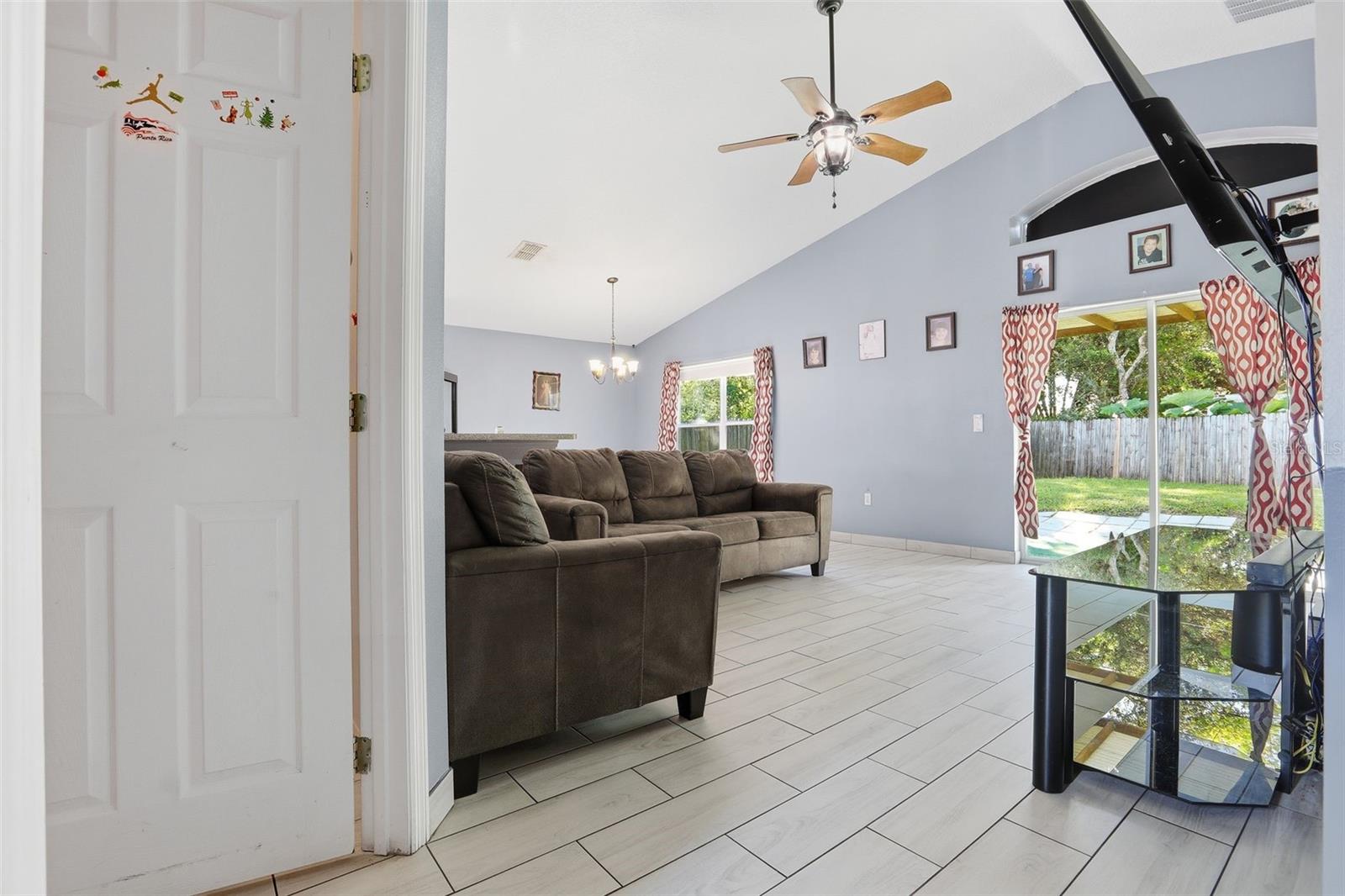 Image 6 of 32 For 9920 4th Avenue