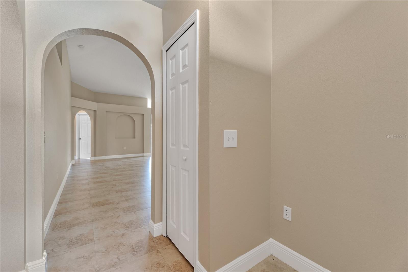 Image 3 of 26 For 1109 Ronlin Street