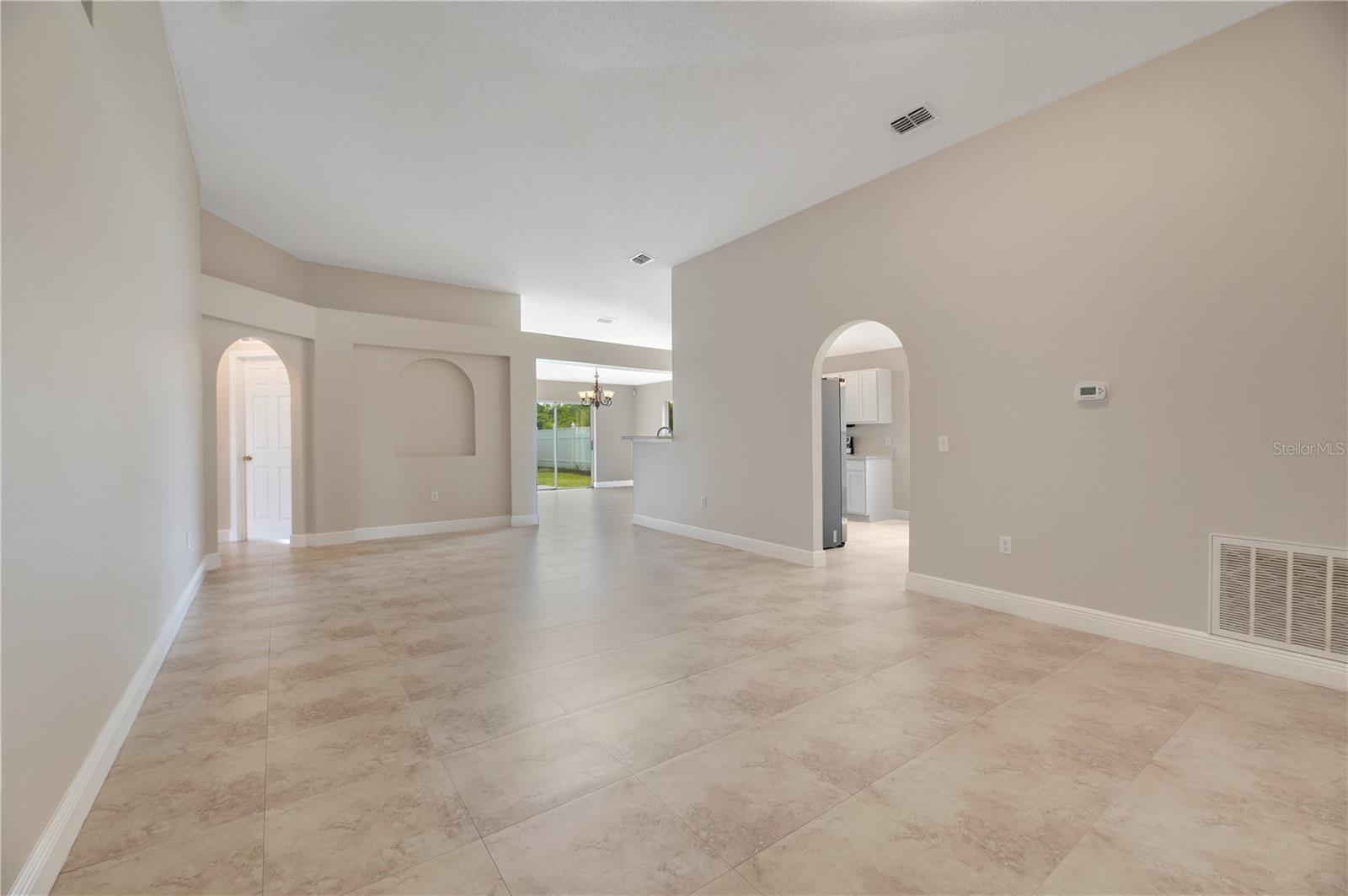 Image 4 of 26 For 1109 Ronlin Street