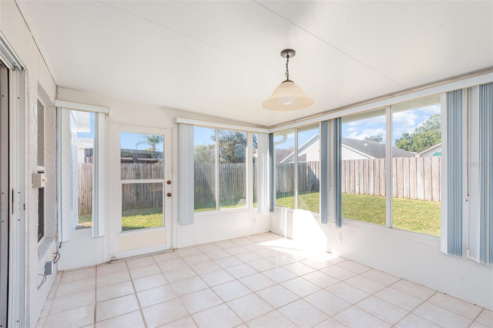 Image 18 of 25 For 844 Delfino Place