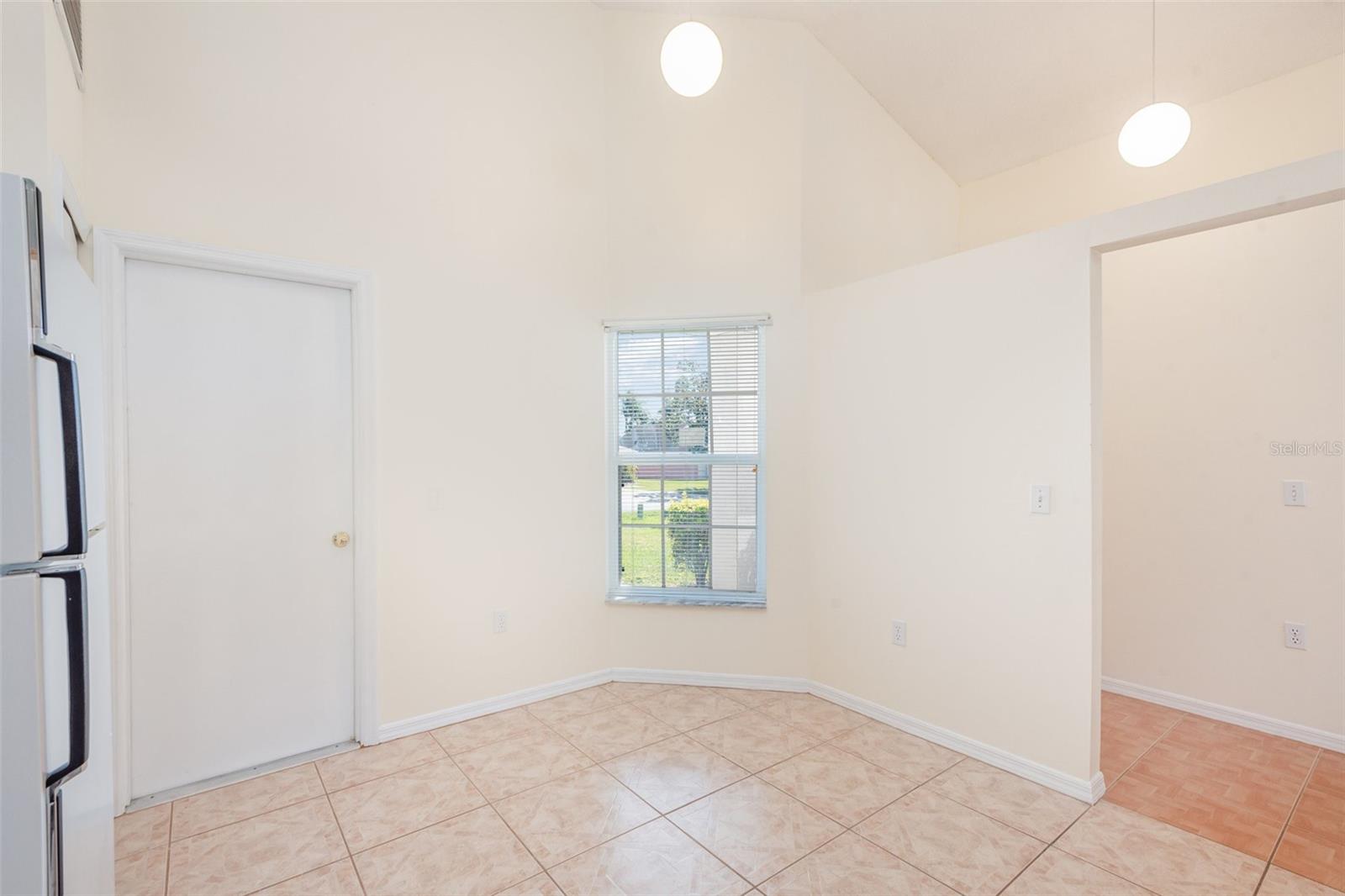 Image 8 of 25 For 844 Delfino Place