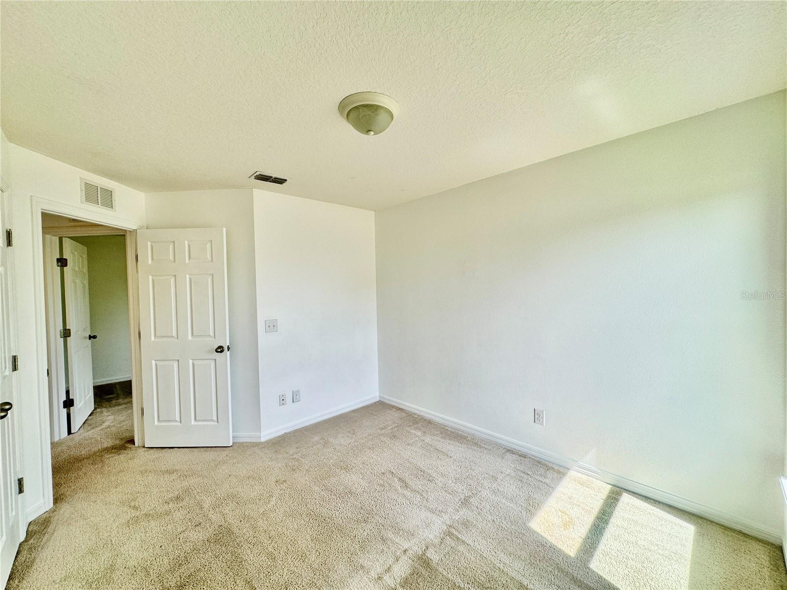 Image 25 of 30 For 1090 Woodlark Drive