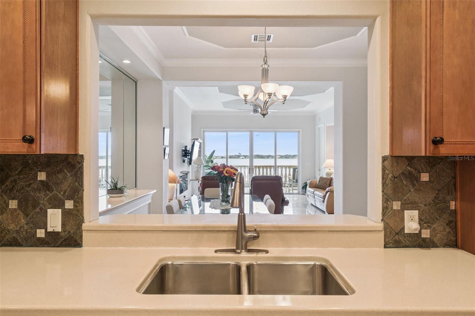 Image 26 of 58 For 8761 The Esplanade  5