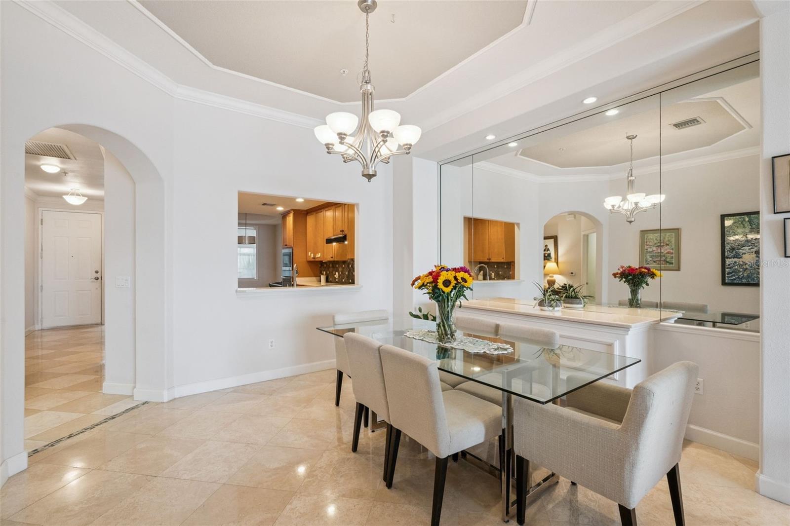 Image 31 of 58 For 8761 The Esplanade  5