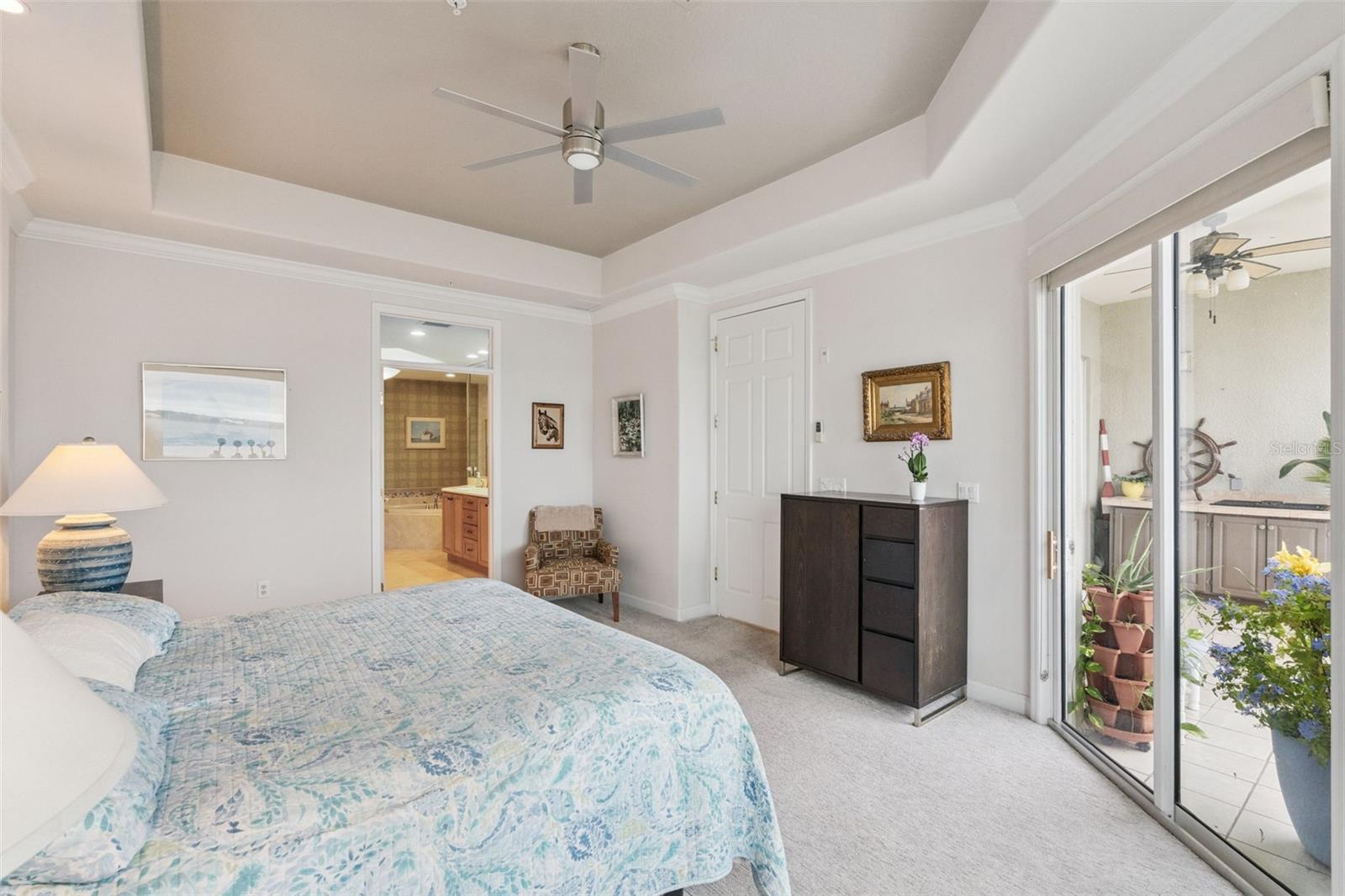 Image 38 of 58 For 8761 The Esplanade  5