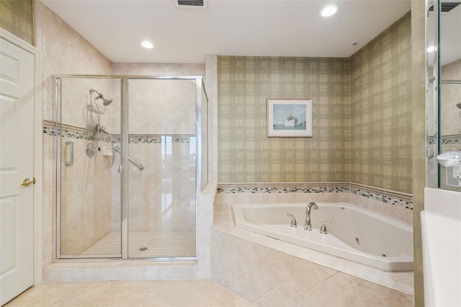 Image 41 of 58 For 8761 The Esplanade  5