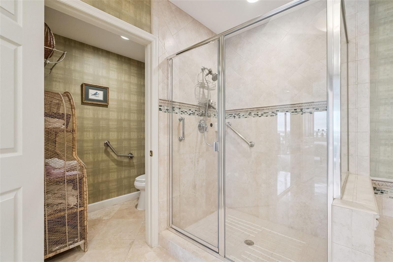 Image 44 of 58 For 8761 The Esplanade  5