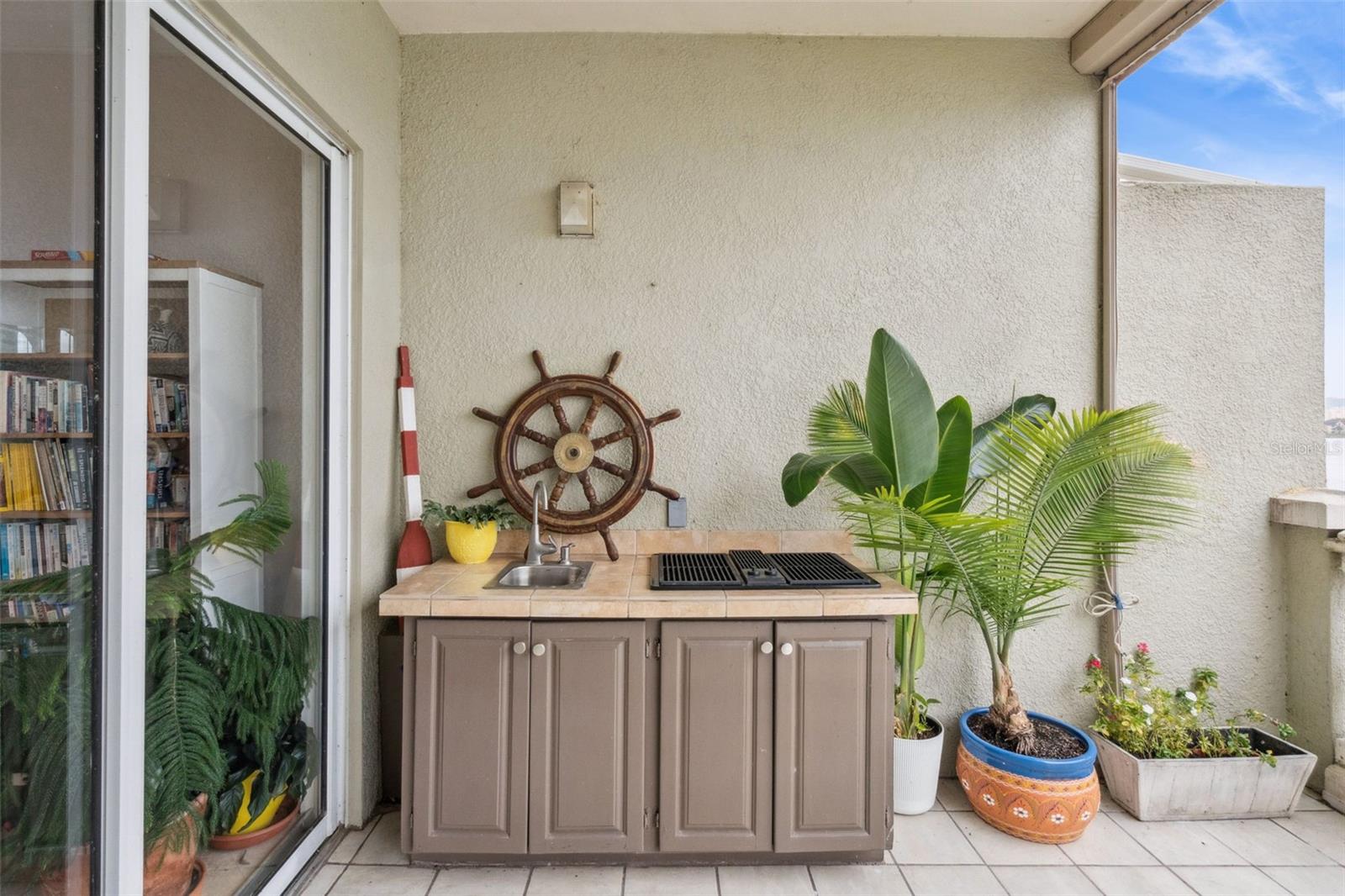 Image 51 of 58 For 8761 The Esplanade  5