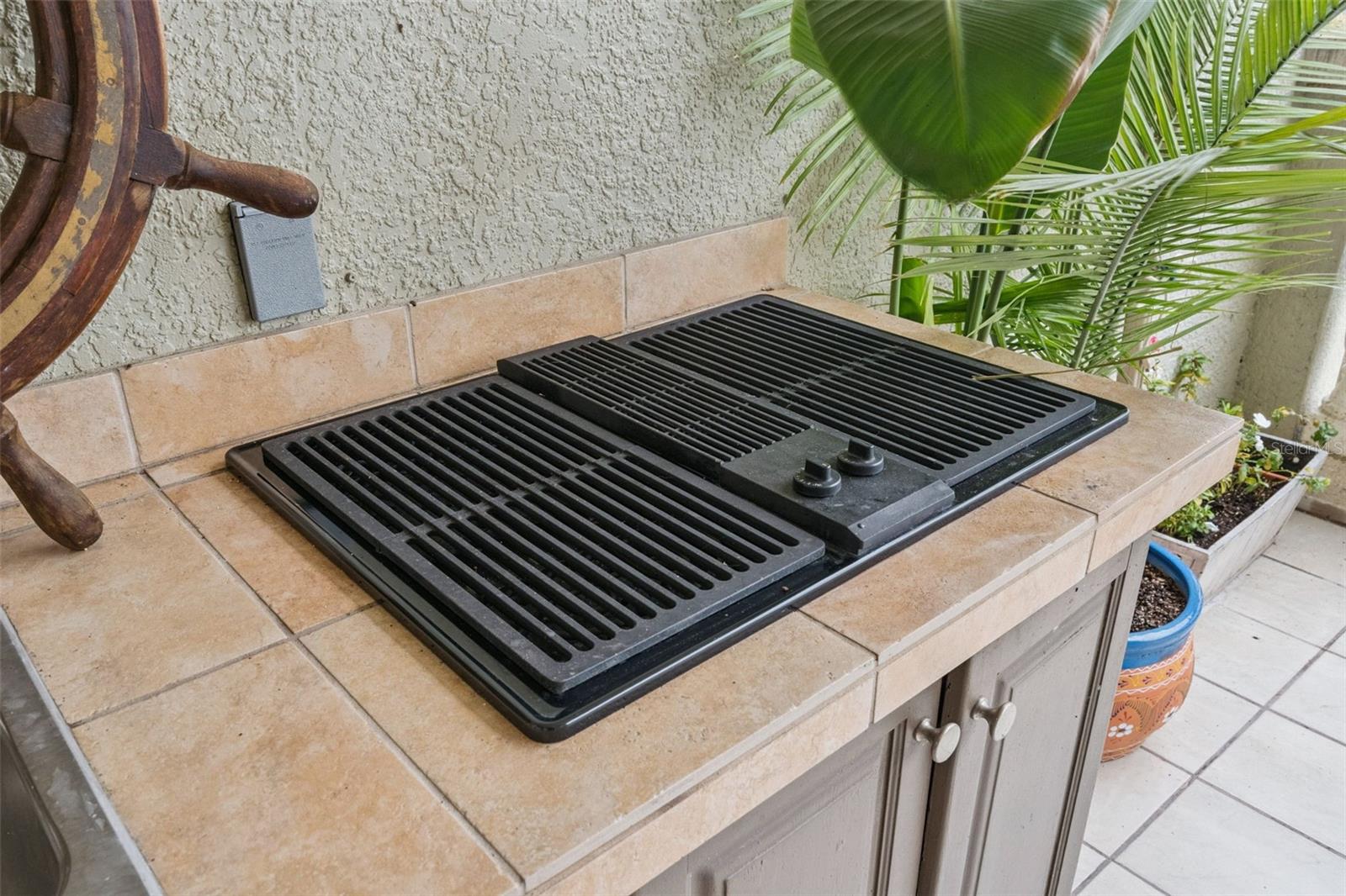 Image 52 of 58 For 8761 The Esplanade  5