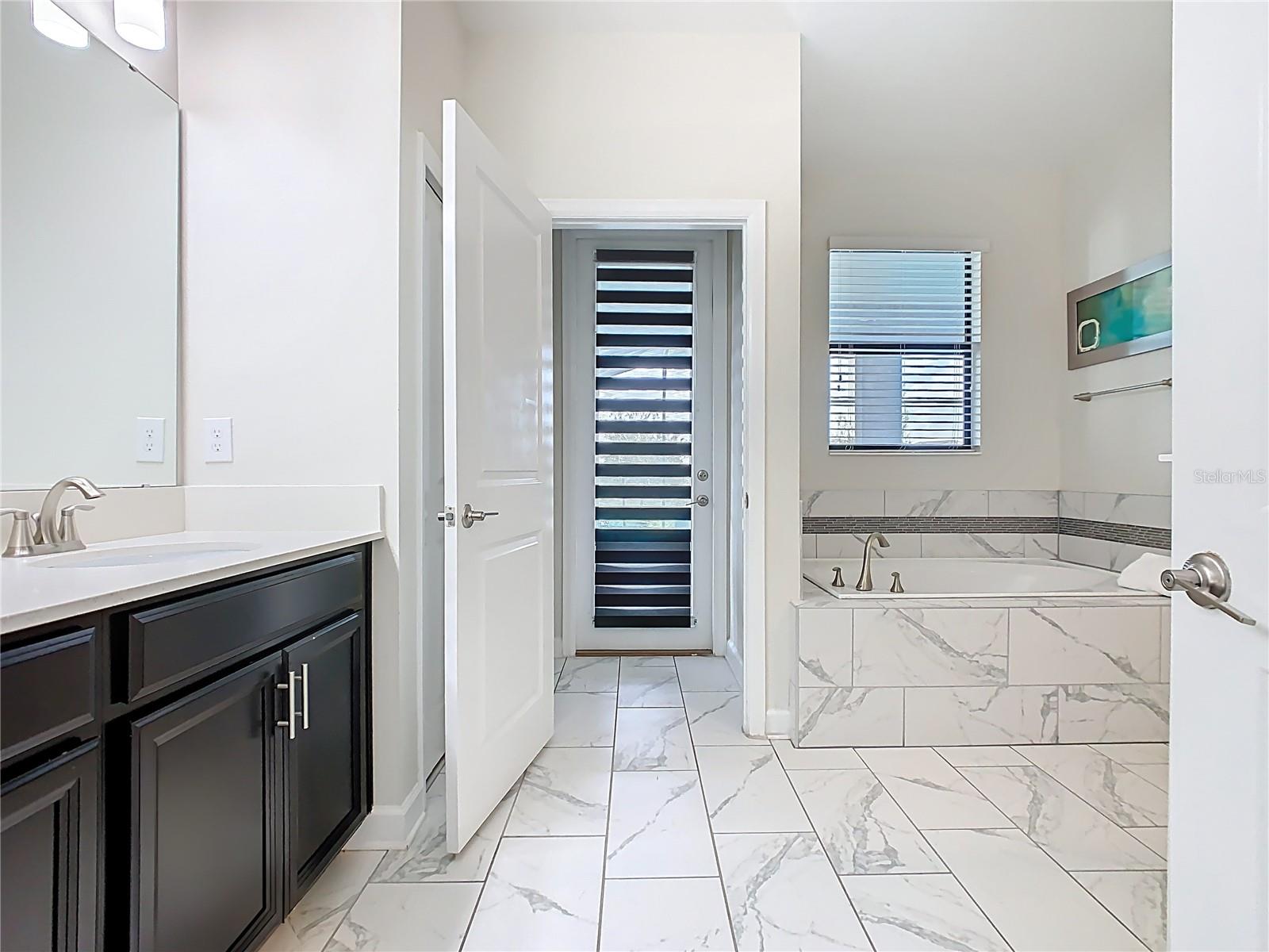 Image 42 of 56 For 2925 Fable Street