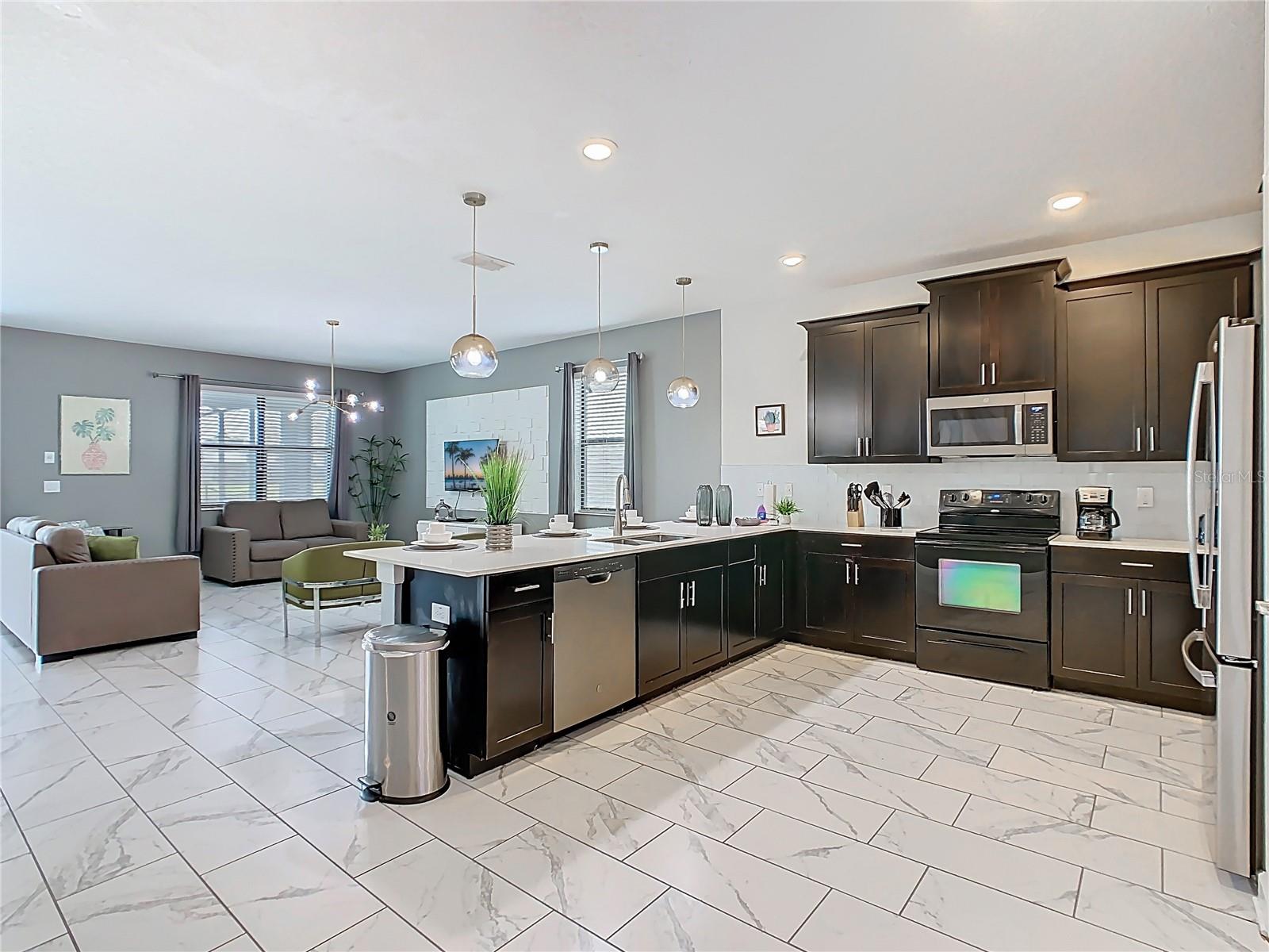 Image 9 of 56 For 2925 Fable Street