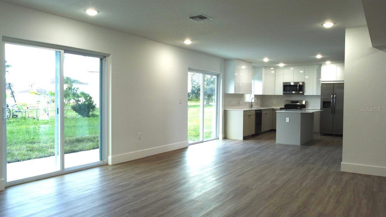 Image 10 of 49 For 1115 Munster Court