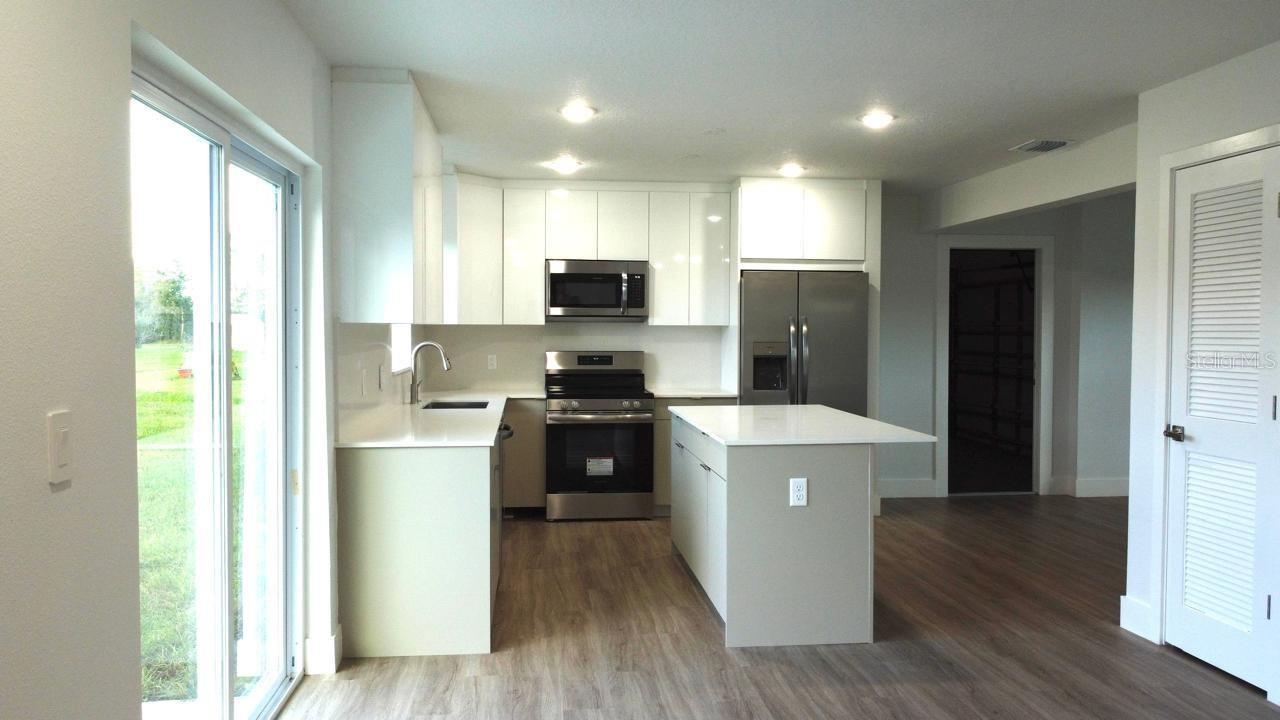 Image 12 of 49 For 1115 Munster Court