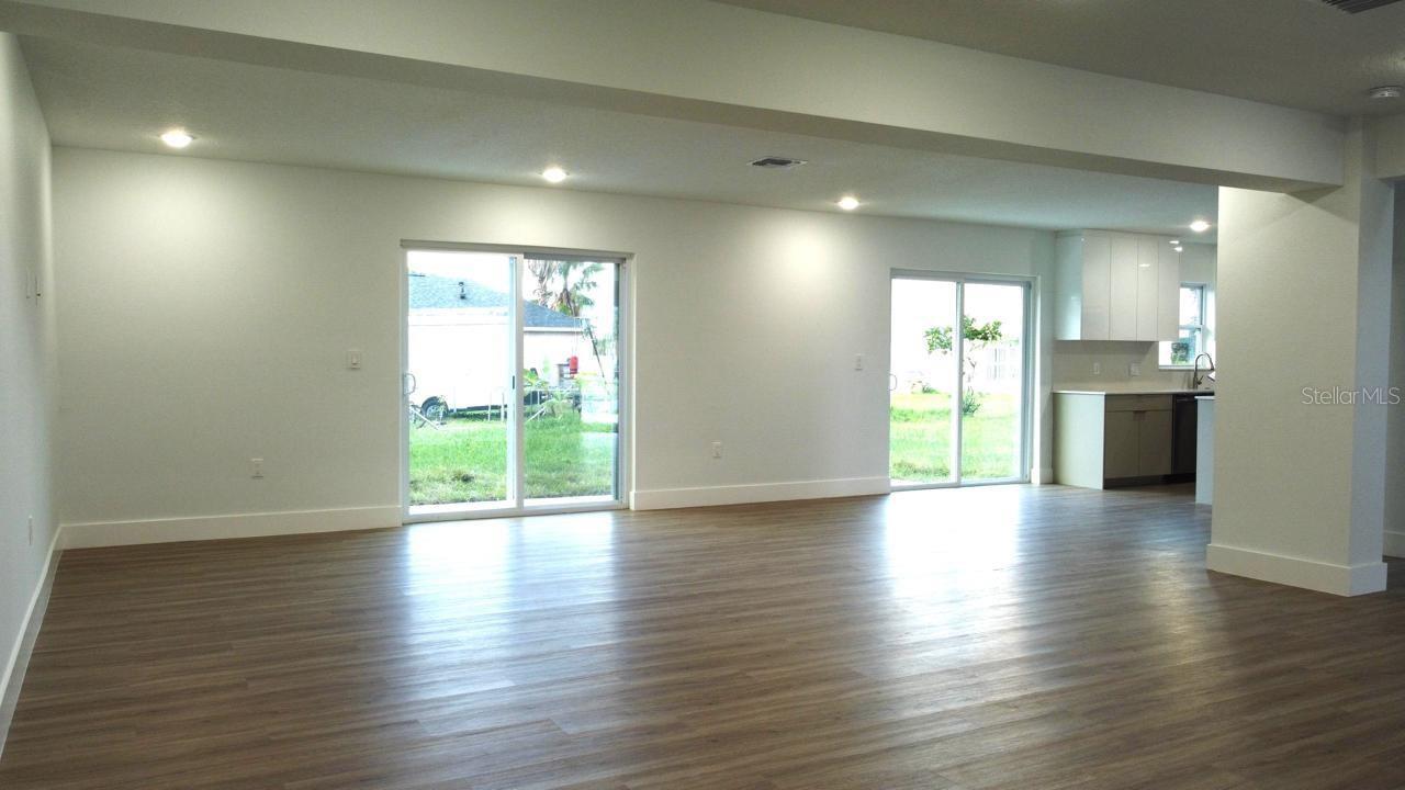 Image 19 of 49 For 1115 Munster Court