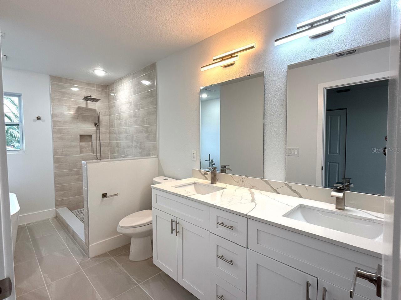 Image 32 of 49 For 1115 Munster Court